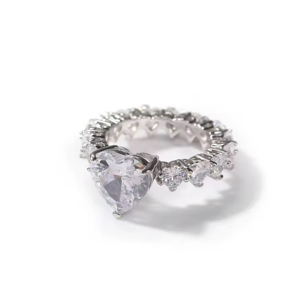 Heart-Shaped Silver Ring size 8 - Picture 3 of 6